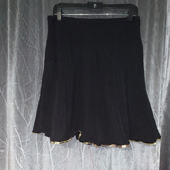 Mini A-line skirt! - Picture 2 of 3